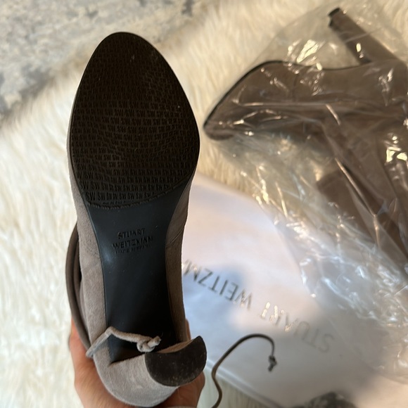 NEW Stuart Weizman Highland Boots Gray - Picture 4 of 4